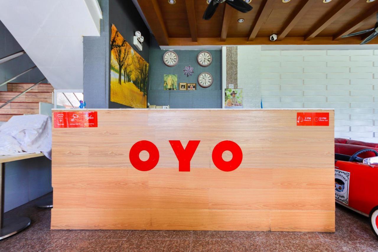 Oyo 861 Patong Dynasty Hotel Exteriör bild